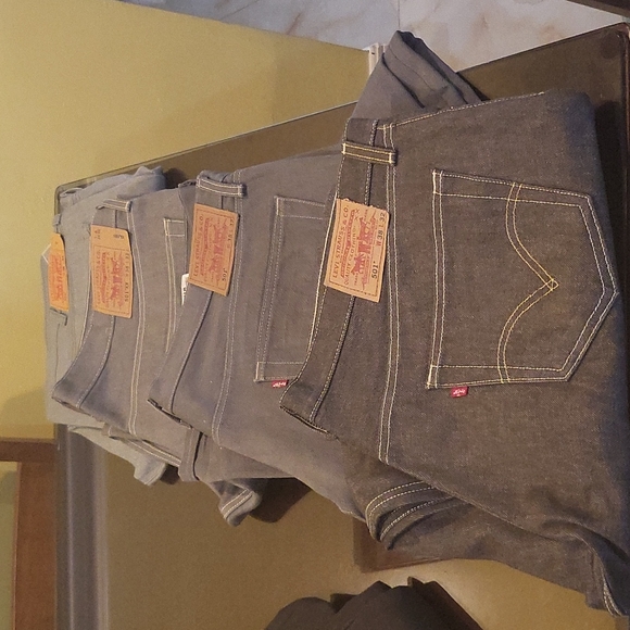 Levi's - Picture 13 of 16